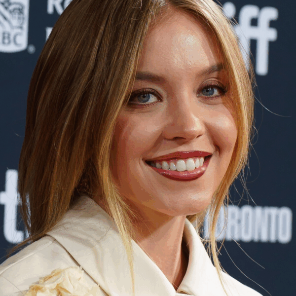 Qual a altura de Sydney Sweeney? Tudo sobre sua estatura e carreira