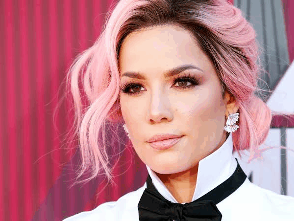 Qual a altura de Halsey? Dados, contexto e curiosidades
