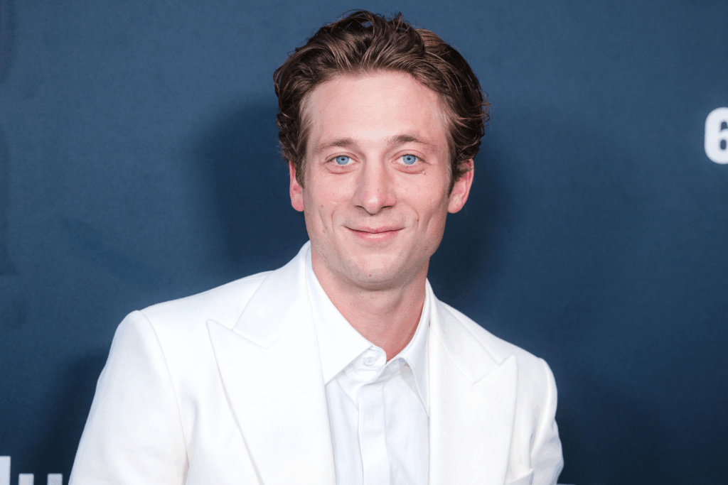 Qual a altura de Jeremy Allen White? Medidas, Comparativos e Curiosidades